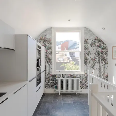 Redcliffe Parade No 9 I Centre Apartment Bristol