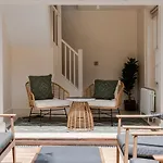 Redcliffe Parade No 9 I Centre Apartment *