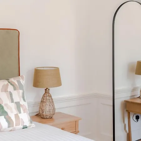 Redcliffe Parade No 9 I Centre 公寓 *