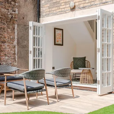 Апартаменти Redcliffe Parade No 9 I Centre *