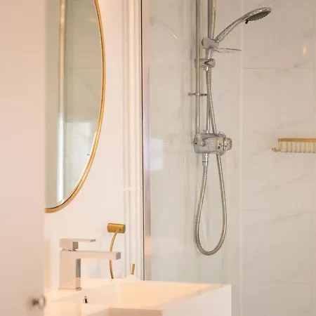 Redcliffe Parade No 9 I Centre * Бристоль