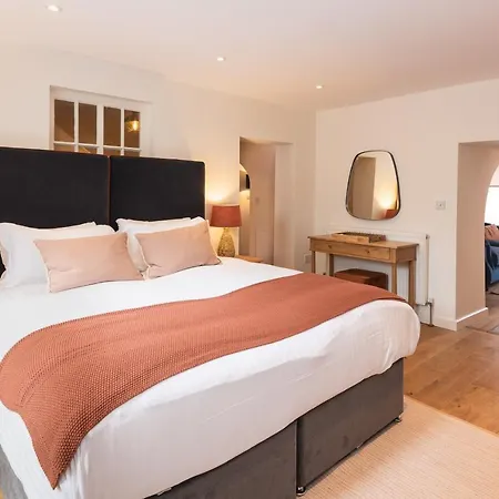 Redcliffe Parade No.9 I Your Apartment Bristol