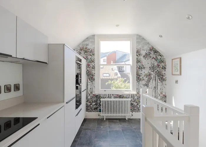 Redcliffe Parade No 9 I Centre Daire Bristol