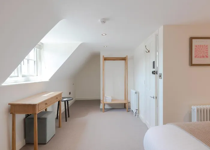 Redcliffe Parade No 9 I Centre Bristol