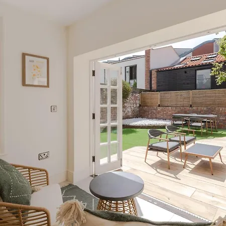 Redcliffe Parade No 9 I Centre Daire Bristol