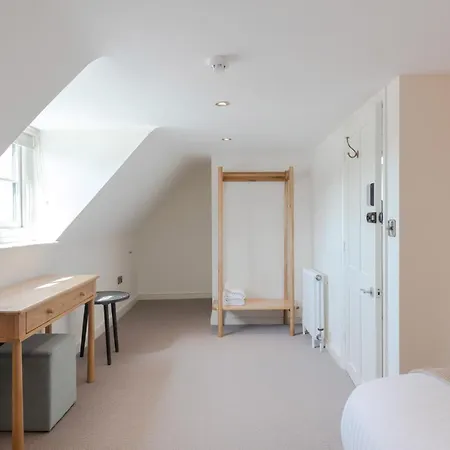 Redcliffe Parade No 9 I Centre Bristol