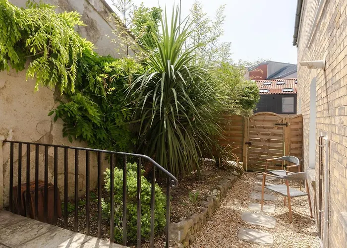 Redcliffe Parade No 9 I Centre * Bristol