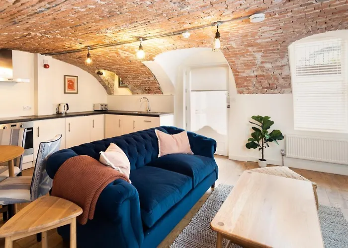 Redcliffe Parade No 9 I Centre